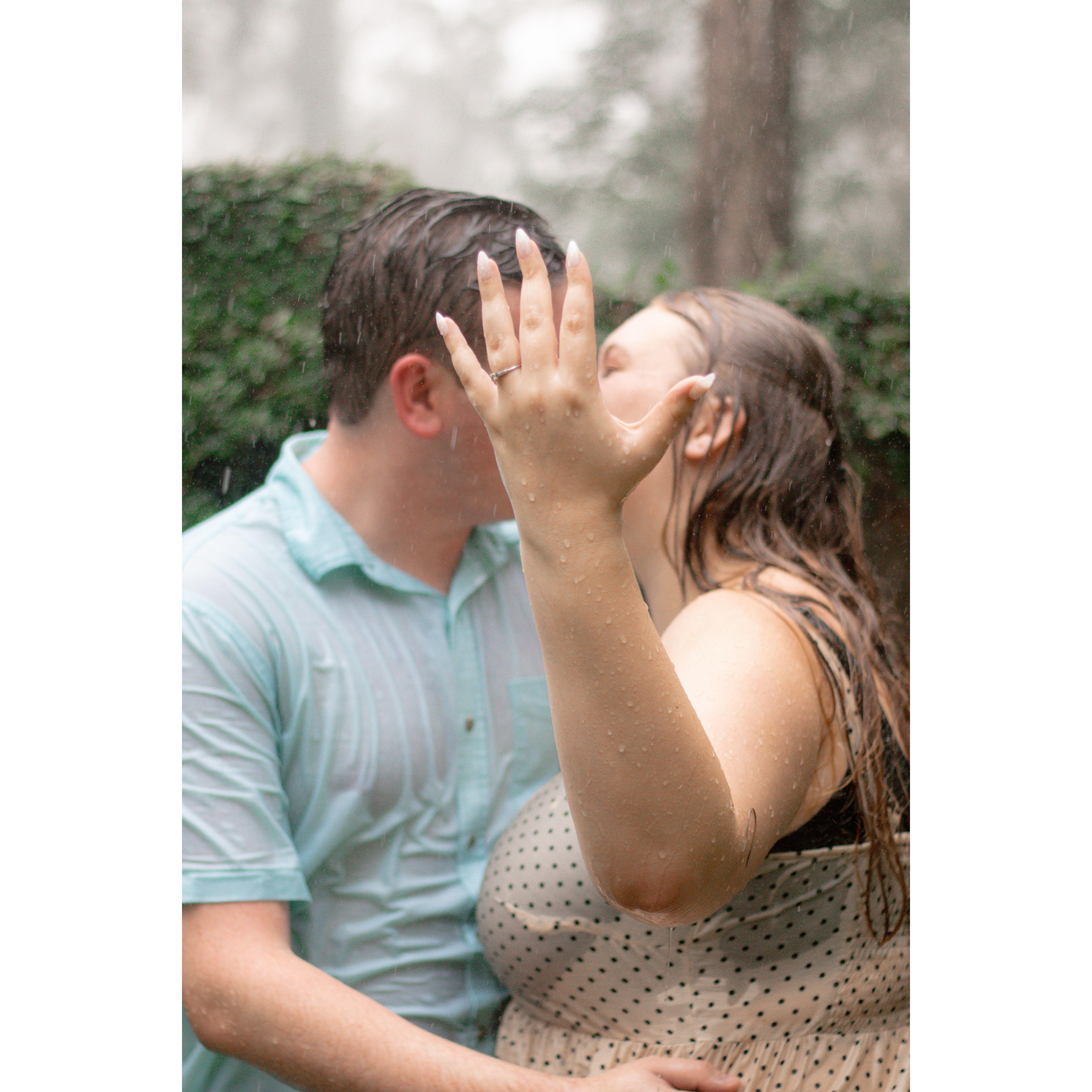 RAINY! Engagement Photos taken at Maclay Gardens