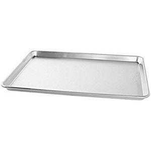 Nordic Ware Natural Aluminum Commercial Baker's Quarter Sheet with Lid