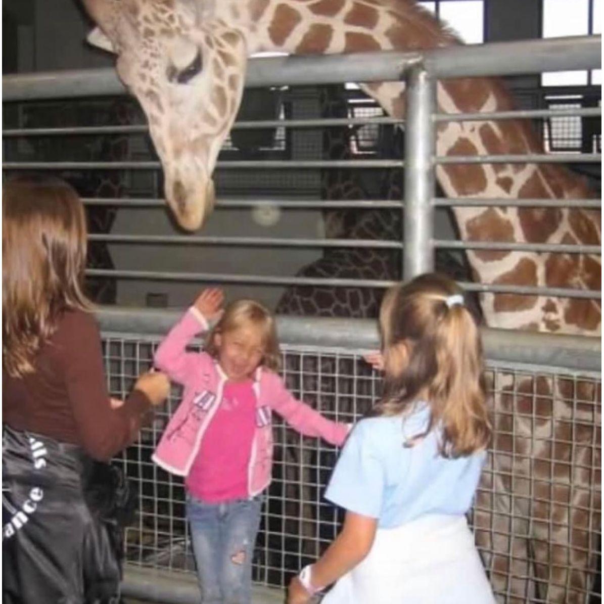 Throwback to little Amanda at the zoo—she loved it so much, she practically made it her second home and ended up working there! 🐒💕