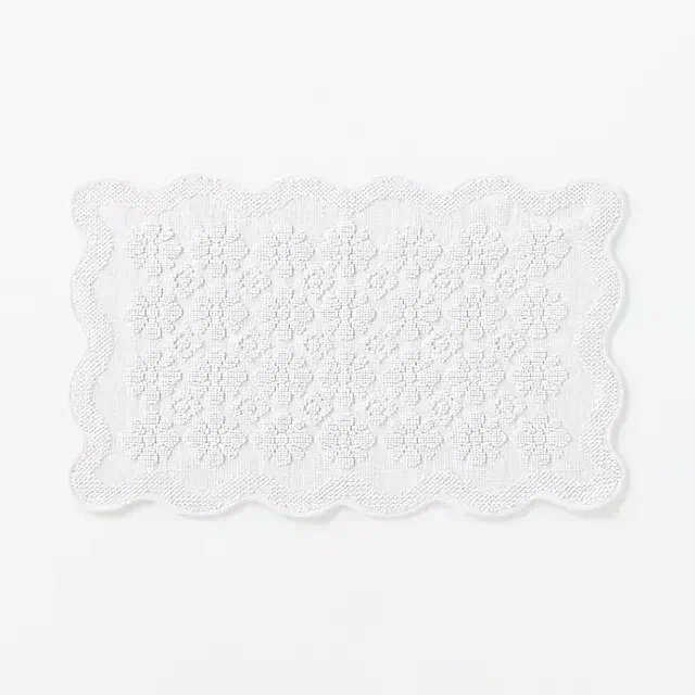 Benni Hand-Woven Floral Wavy Border Bathmat