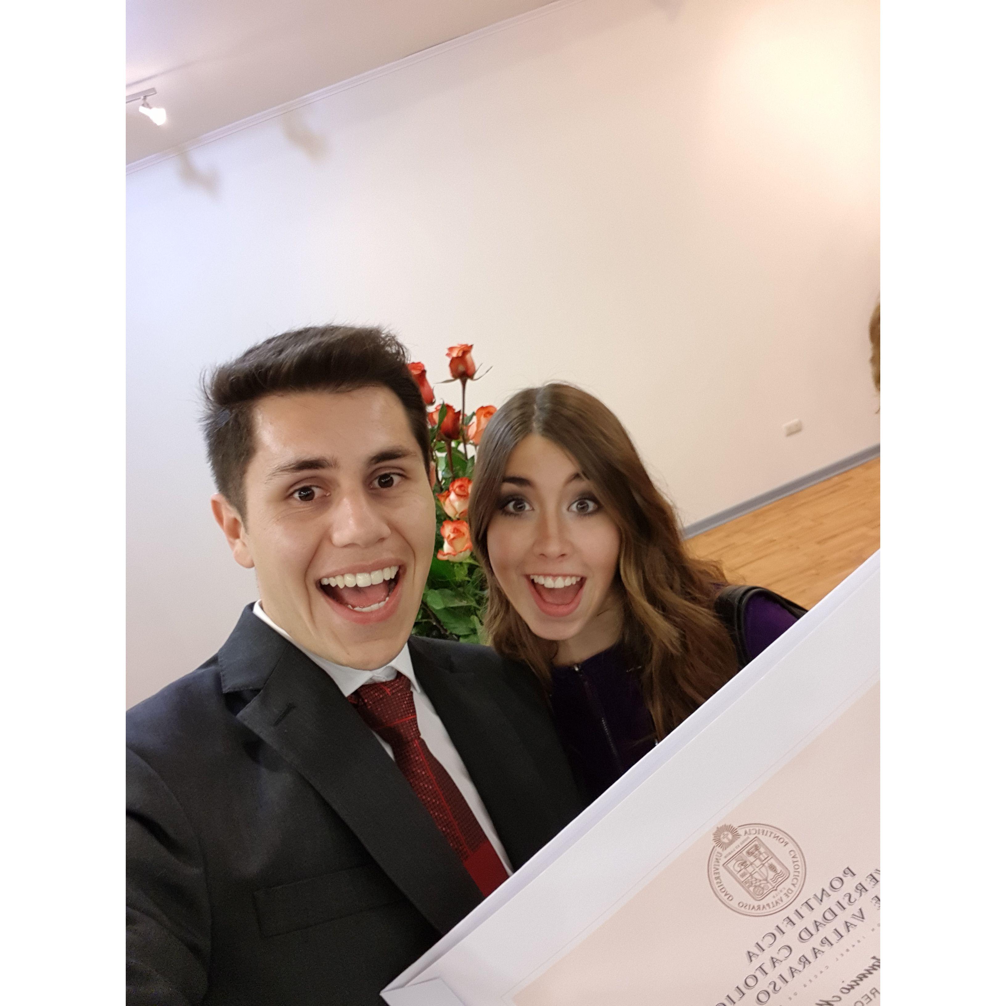 Año 2016, después de que Esteban recibió su título de Ingeniero Electrónico.