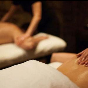 60 Minute Couples Massage at Mount Rochelle Spa