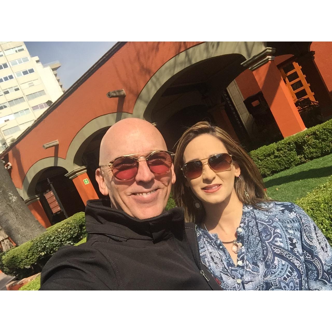 Buscando dónde hacer la boda. Acá no será...jeje.