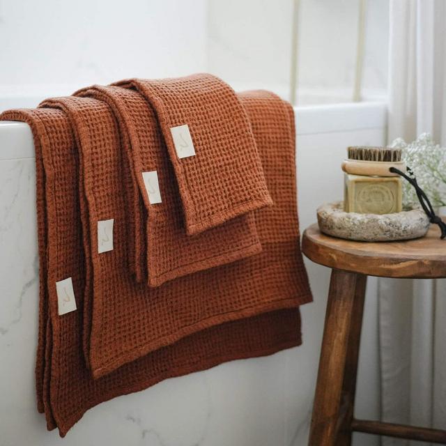 Waffle Linen Bath towels / Stonewashed Bath Towels in various sizes and colors / Highly absorbent and hypoallergenic European flax towels