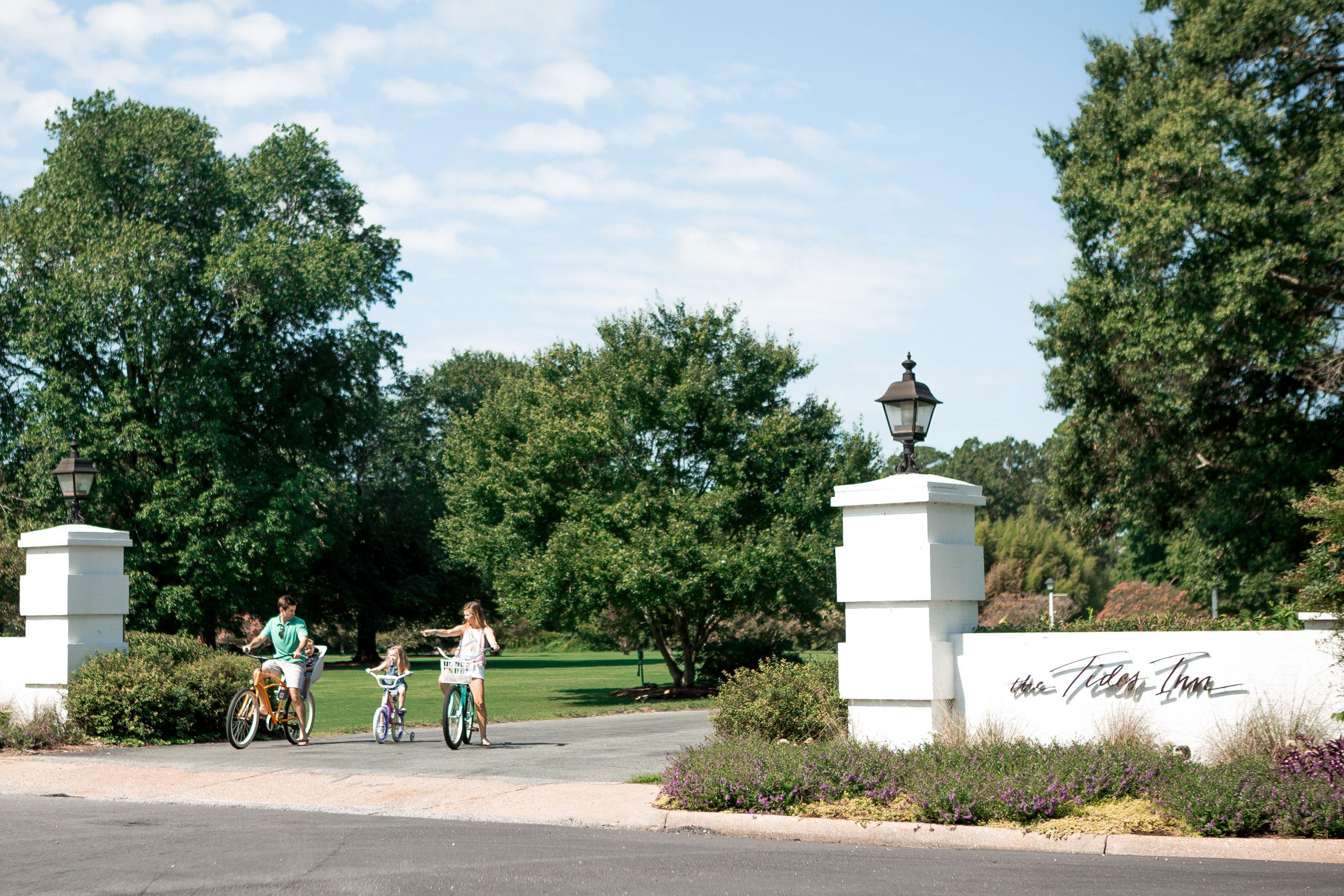 The Wedding Website of Lindsey Anne Walker and Benton Reed Anderson