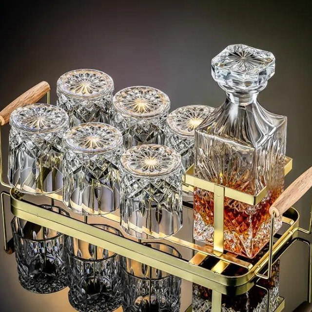 Whisky Decanter Gift Set with Tray – Premium Glass, Metal & Wood Bar Set – Elegant Gift for Whiskey, Scotch or Bourbon Lovers and Special Occasions