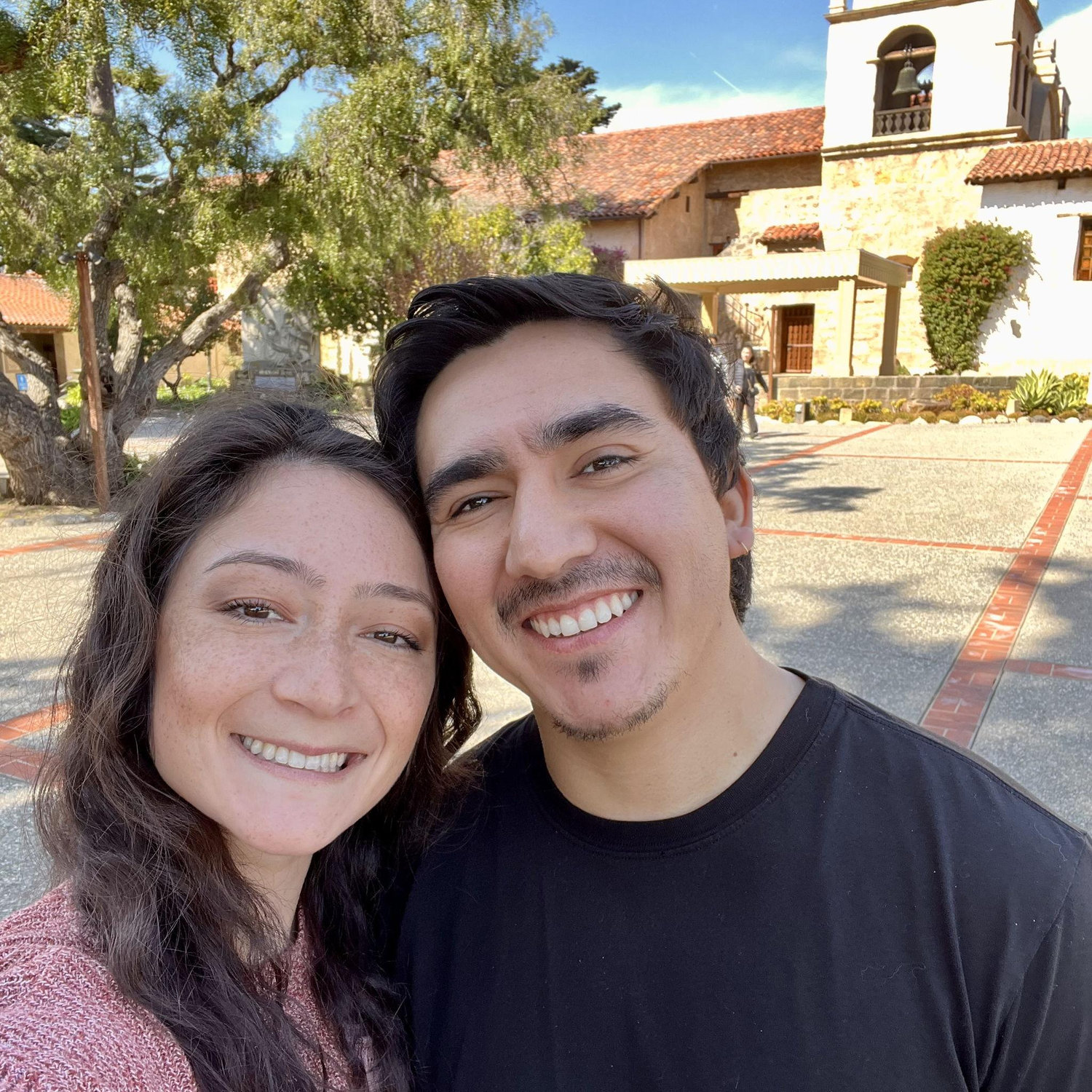 J&J visit the mission in Carmel, perhaps foreshadowing future marriage at a mission.
