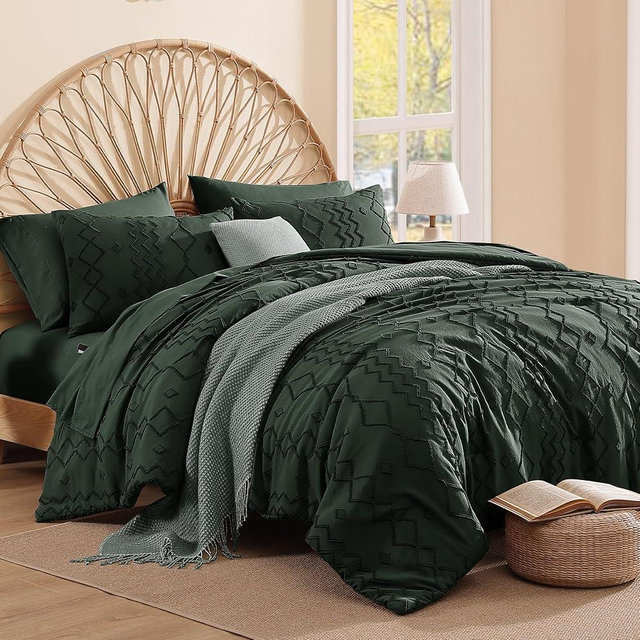 AMBERSPACE Queen Comforter Set Dark Green, Tufted Boho Bedding Farmhouse Bed Set, All Season 7 Pieces Bed in a Bag with Sheets, Pillowcases & Shams