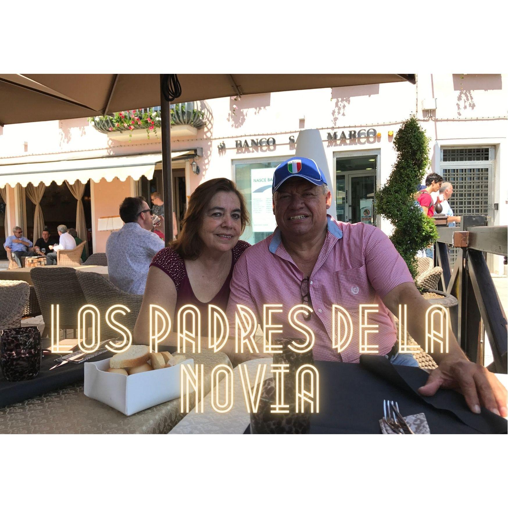La madre de la novia te encantara con su dulzura, el padre de la novia bailara hasta abajo!