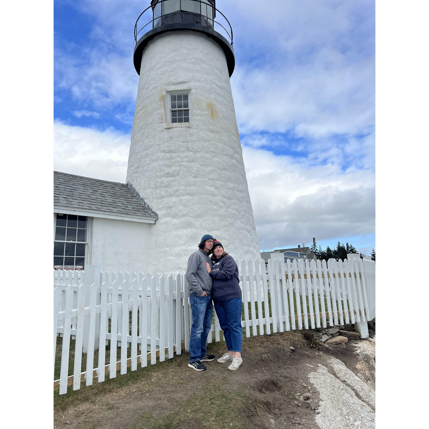 I wanna go to Maine - for more lovey dovey lighthouse pictures.