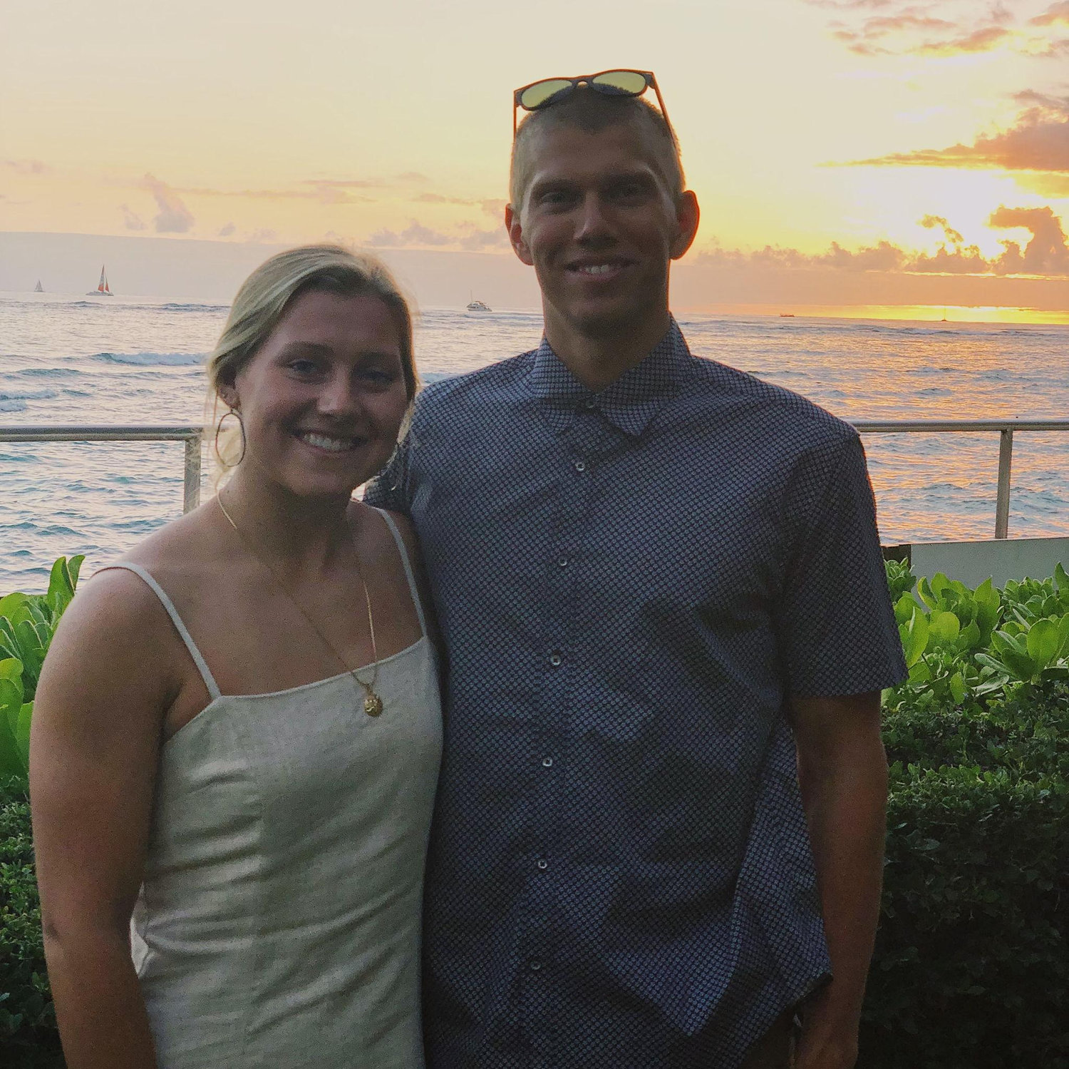 We went to a nice dinner on our training trip in Hawaii πΊ