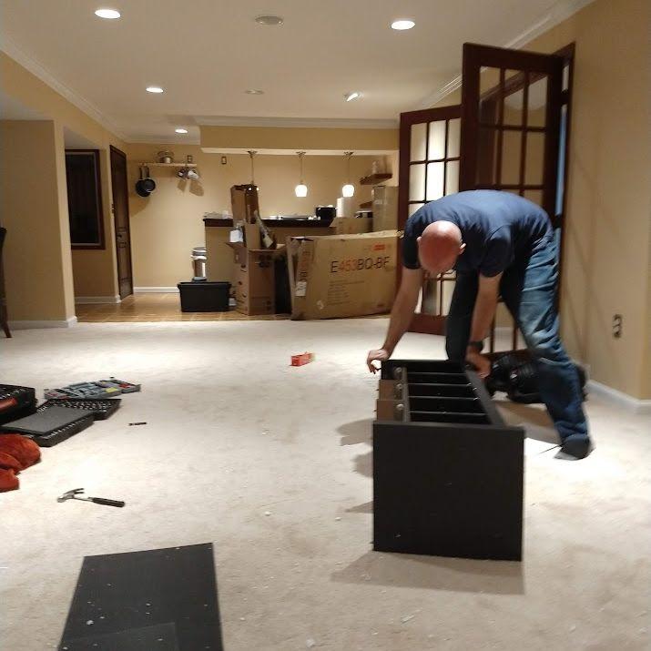 Mike helping Kelsey get her old apartment setup (Purcelville, VA - 2020)