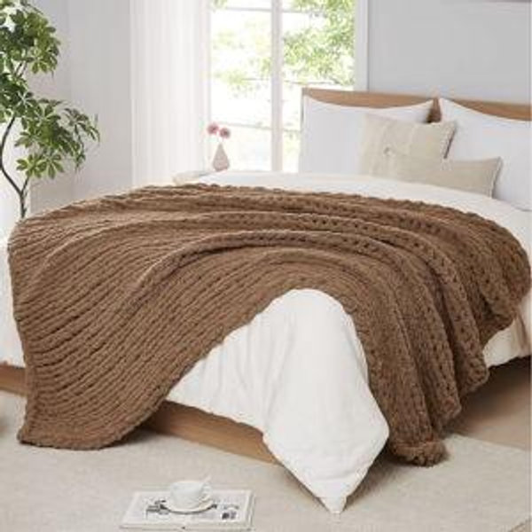 L'AGRATY Chunky Knit Blanket Throw: 50''x60'' Chenille Chunky Knitted Throw Blanket for Bed Couch - Handmade Thick Big Cable Knit Blanket - Large Crochet Rope Blanket for Home Decor(Airy Blue)