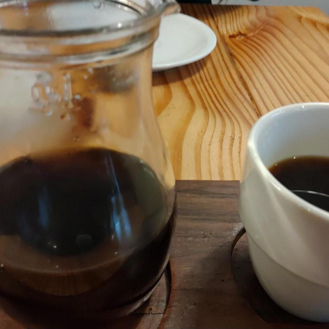 Matthew took Emmy to Sola Coffee Cafe after visiting Relish on the day he proposed.