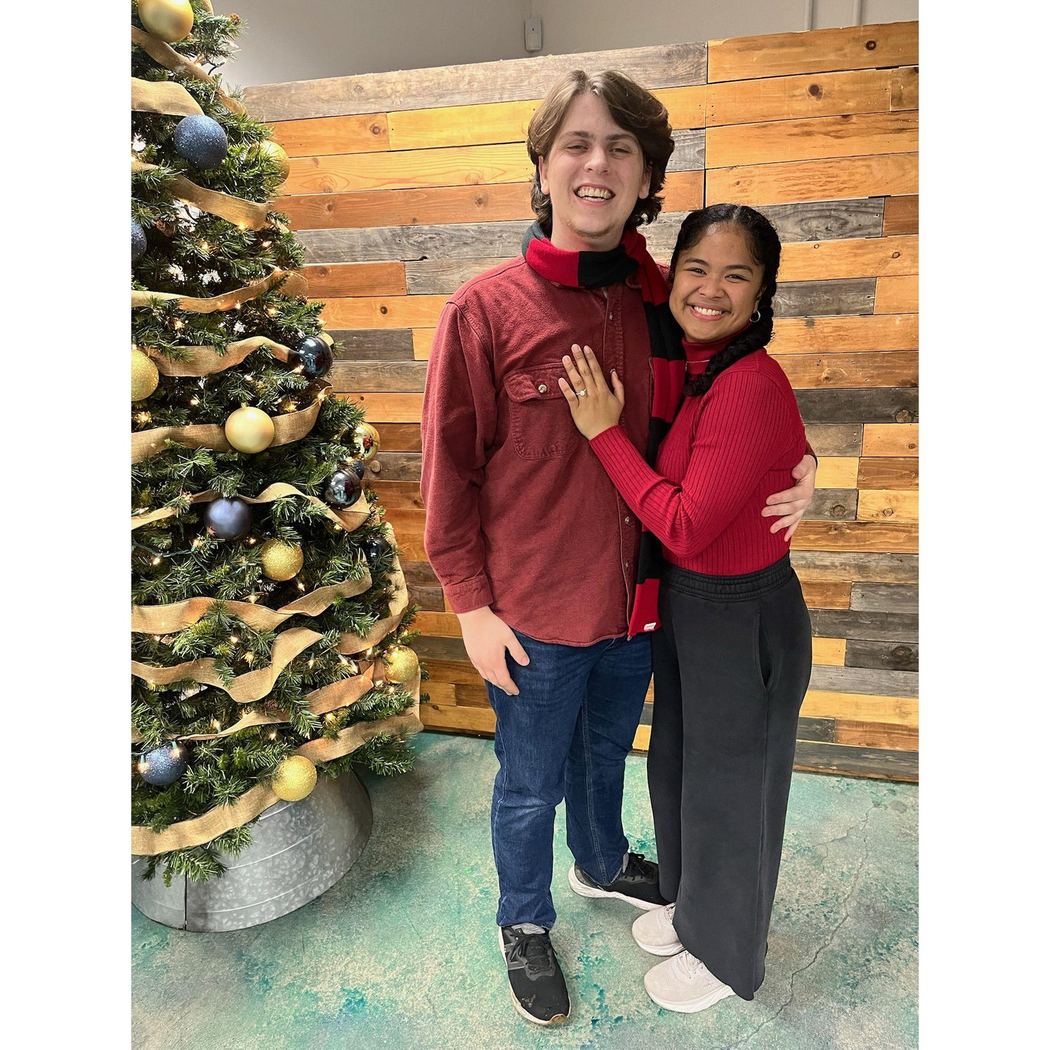 (December 24, 2024):  Merry Christmas! A great hallmark movie cover photo. Not sure what the name would be.