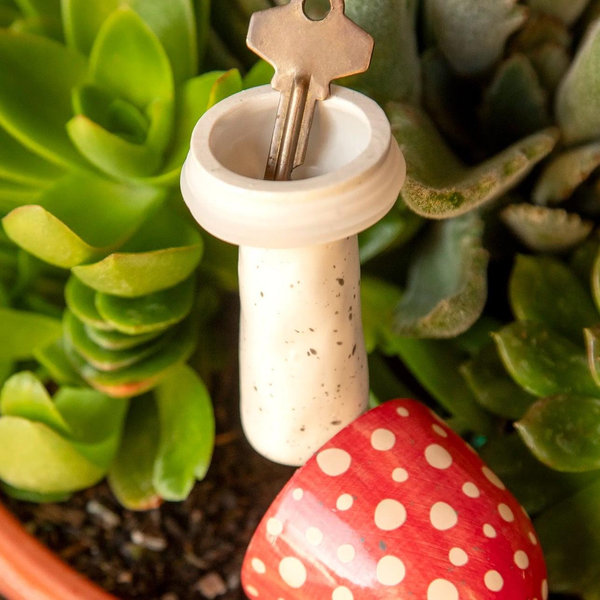Hide-A-Key Mushroom Stake