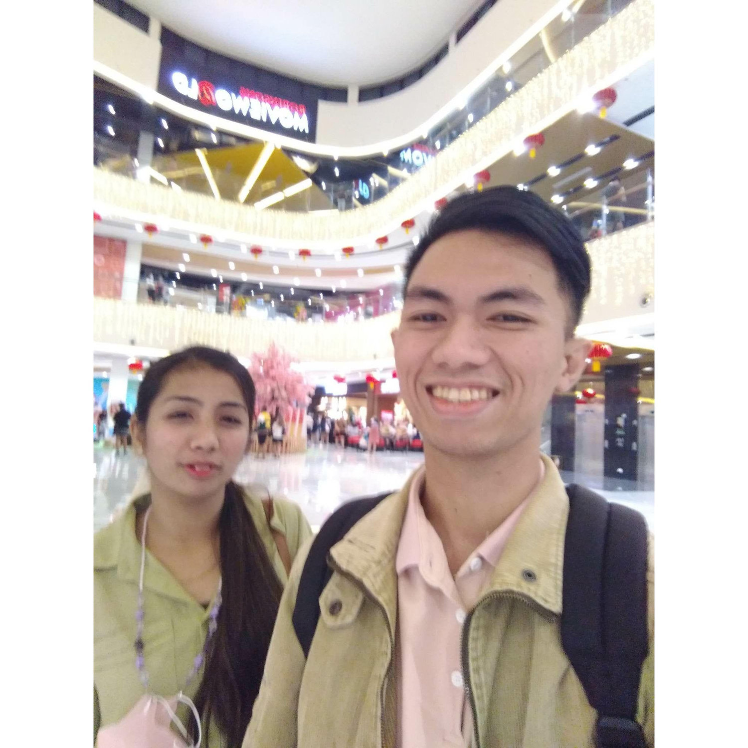 Unang pagkakataon na kami ay lumabas at makapagusap. Tinanong ko siya kung maaari ko ba siyang ligawan...