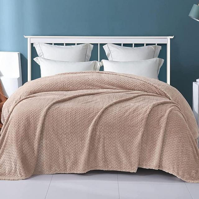 Exclusivo Mezcla Queen Size Fleece Blanket, Soft Jacquard Weave Leaves Pattern Velvet Plush Blanket for Bed (90" x 90", Camel) - Cozy, Warm, Lightweight and Decorative