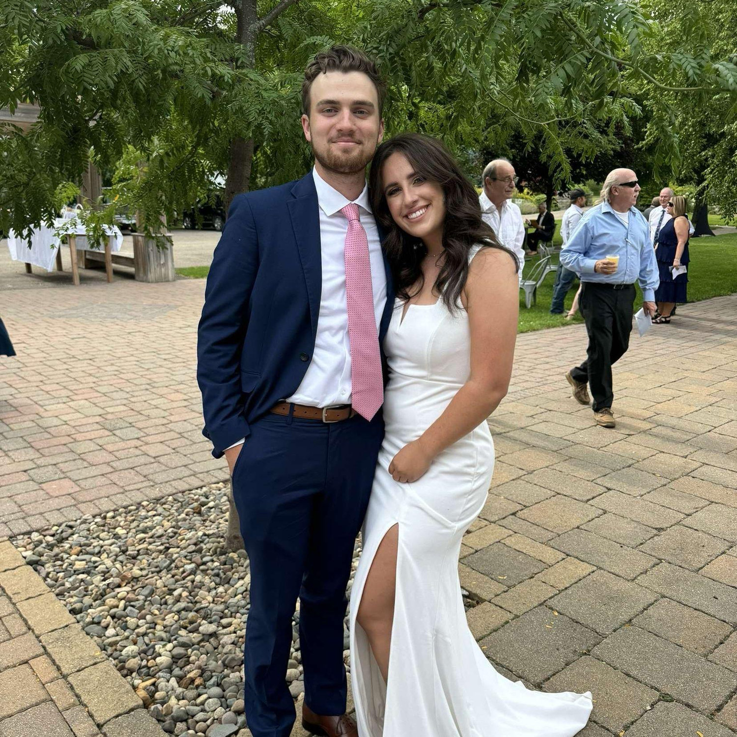 Sydney's childhood friend Maddy's wedding