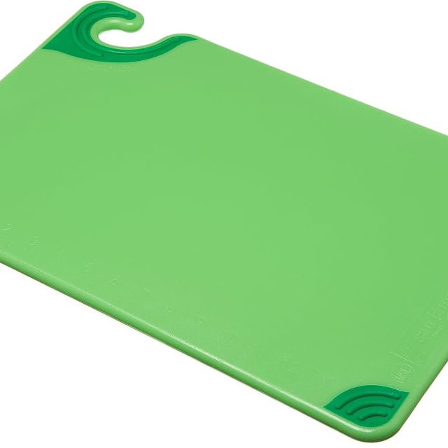 San Jamar Saf-T-Grip Plastic Cutting Board with Safety Hook, 12" x 18" x 0.5", Green