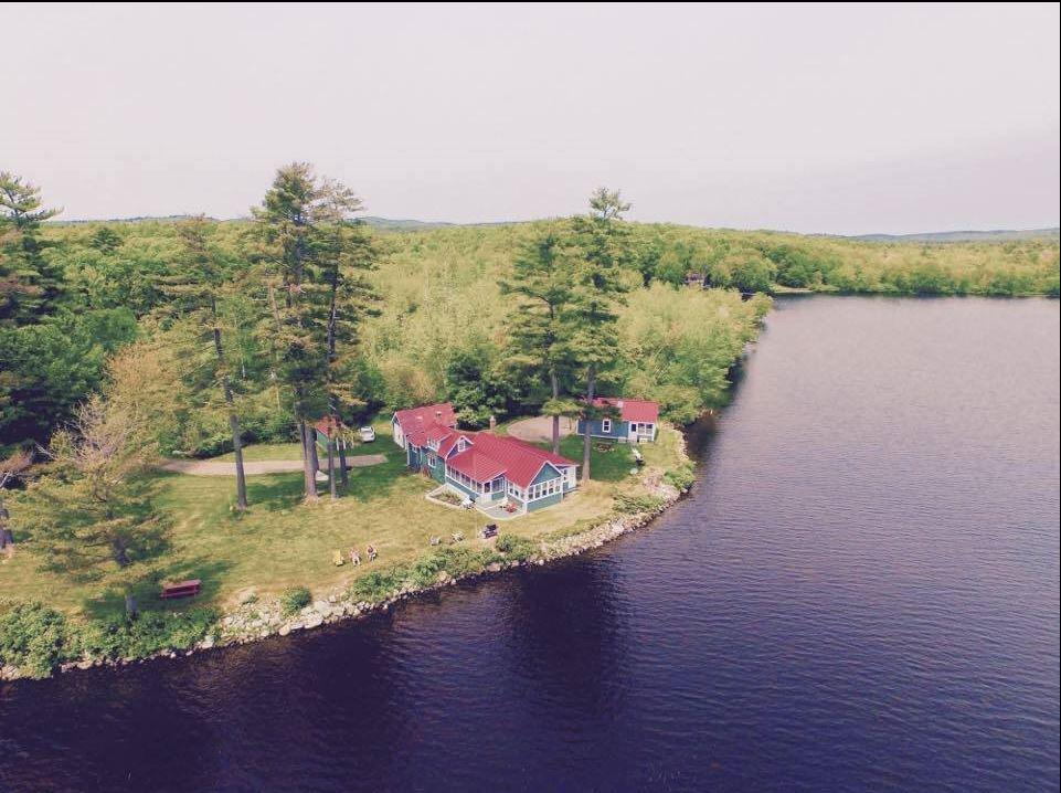 The Wedding Website of Lanni Gagnon and Blake Niggli