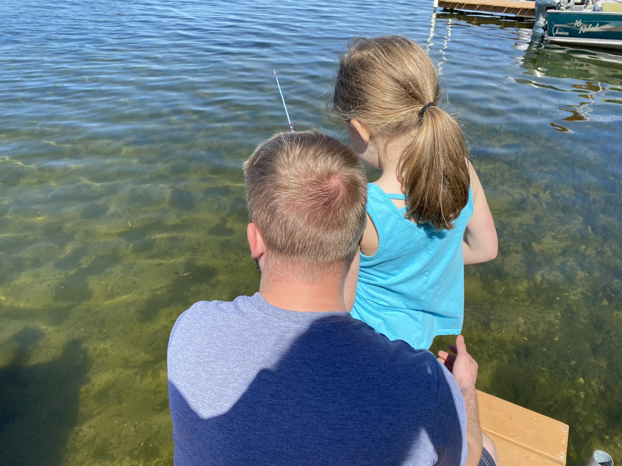 What a man teaching the little one to fish 🎣
