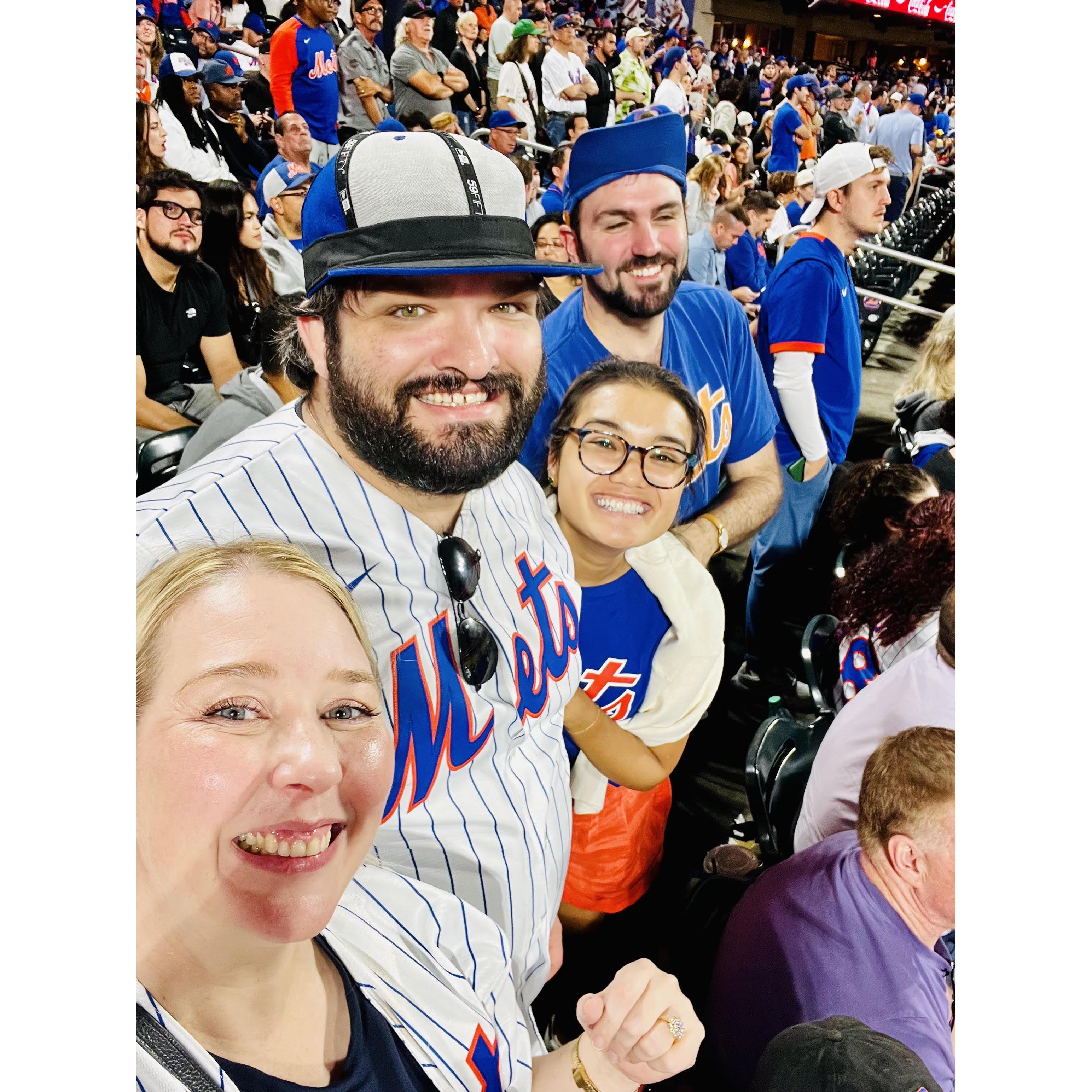 Mets game with Mark and Elyse <3