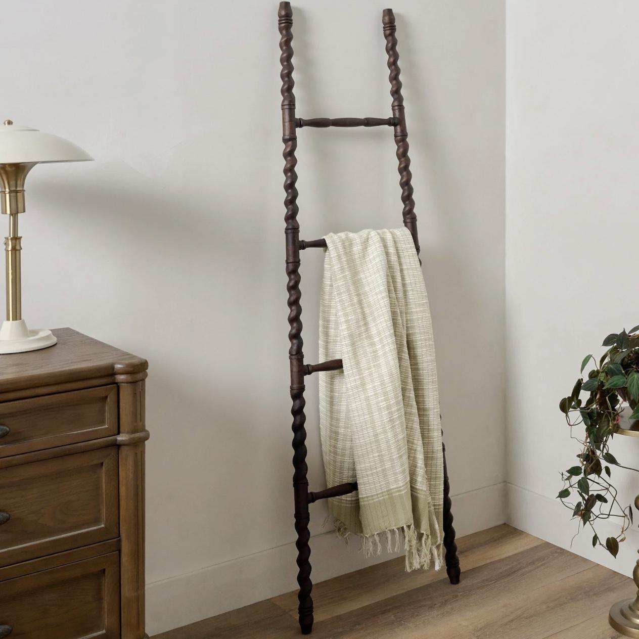Wooden Barley Twist Display Ladder