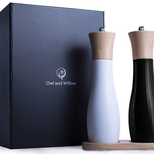 Owl and Willow Wooden Salt and Pepper Grinder Set Unique Black White Seasoning Mills With Stand, Premium Gift Box - Precision Grinding, For Coarse to Fine Salts - Modern Kitchen Tools (BlackWhite)