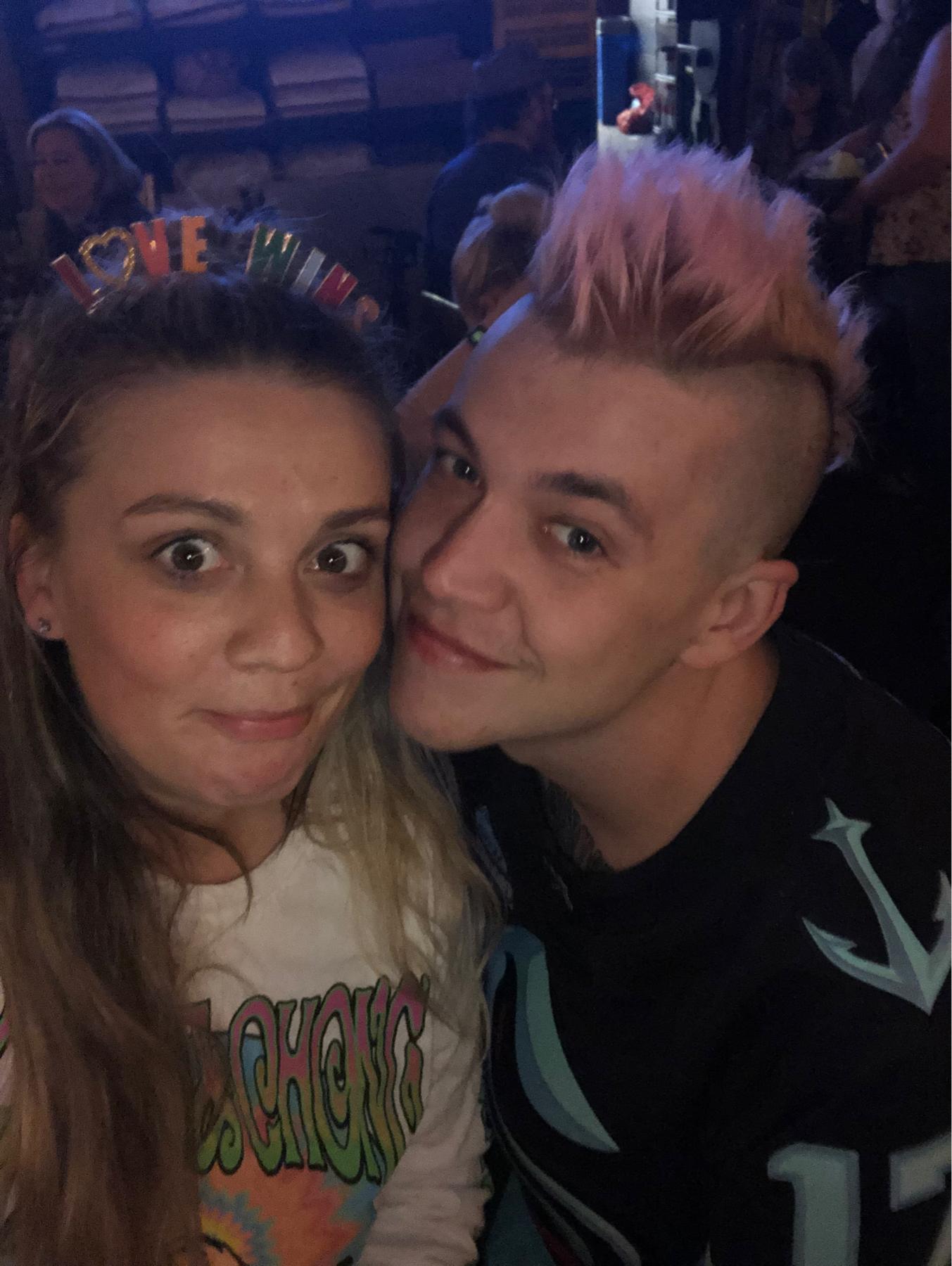 Took a trip back to 192 for a drag show! So much fun!