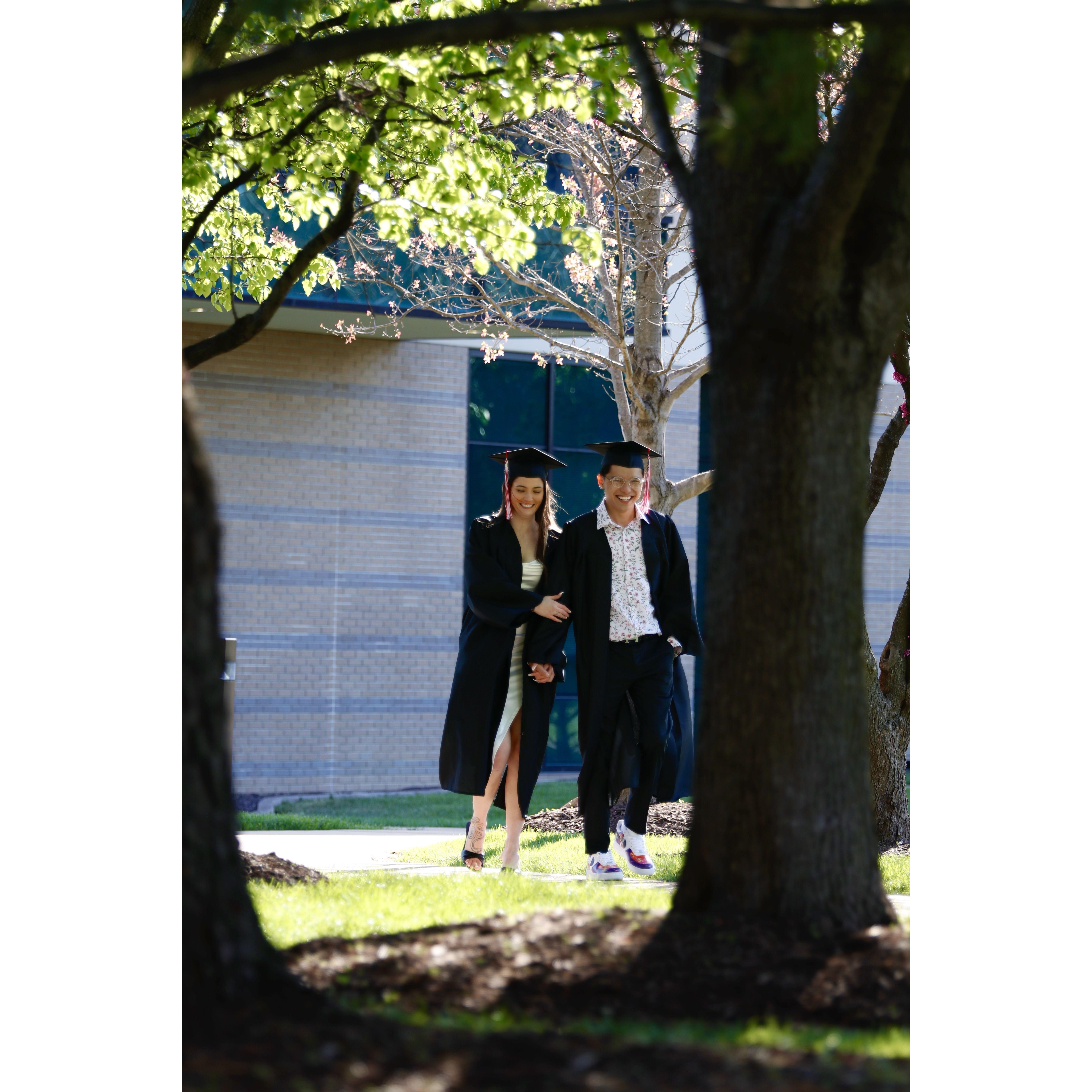 (2022) We graduated together