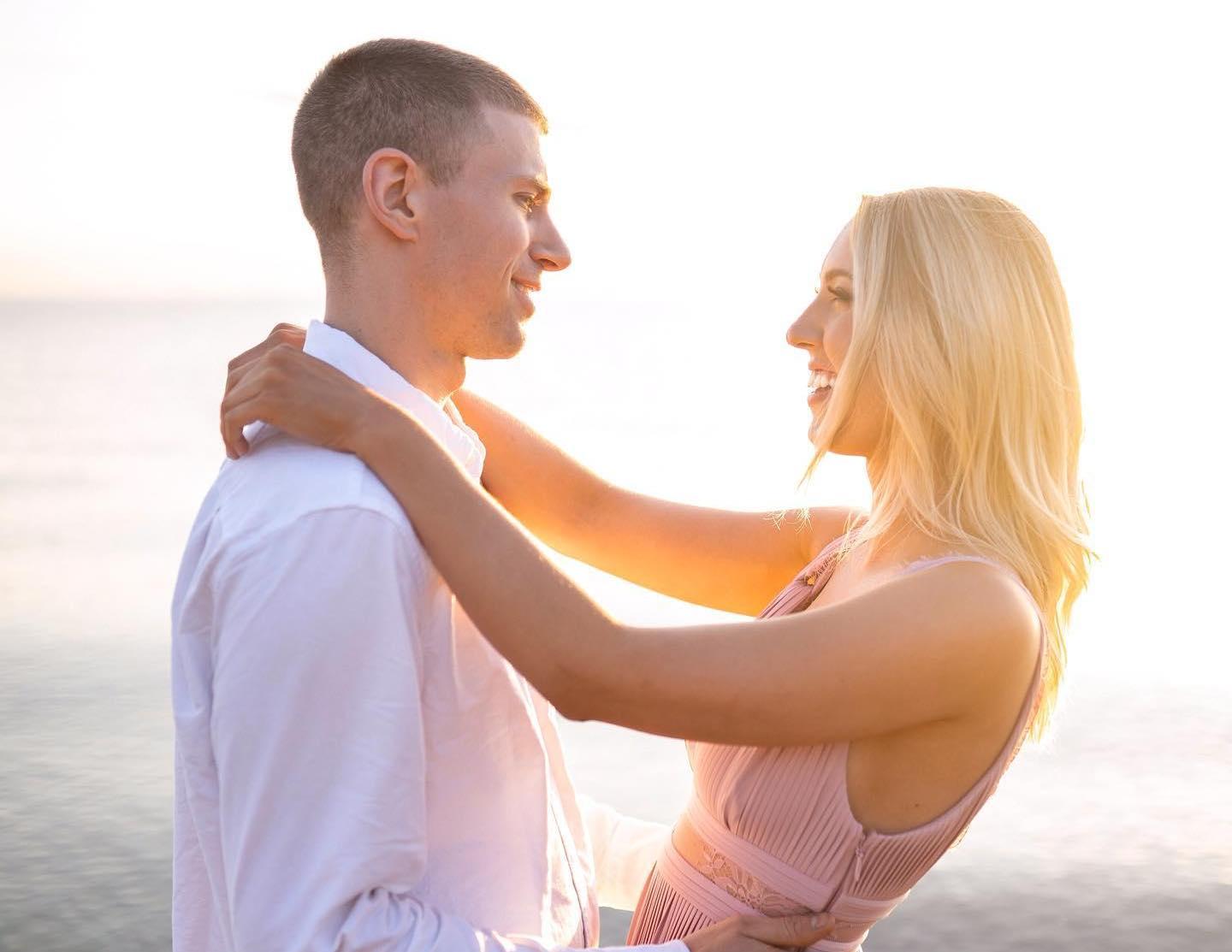The Wedding Website of Mackenzie Diamond and Chris DeWandel