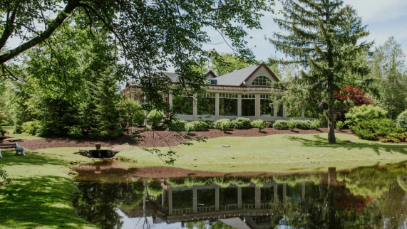 The Wedding Website of Dagny Rippon and Trey Yarns