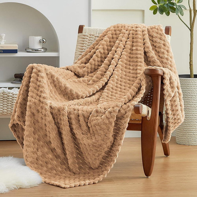 EXQ Home Fleece Blanket Twin Size for Couch or Bed - 3D Imitation Turtle Shell Jacquard Decorative Blankets - Cozy Soft Lightweight Fuzzy Flannel Blanket Suitable for All Seasons(60"×80",Camel)
