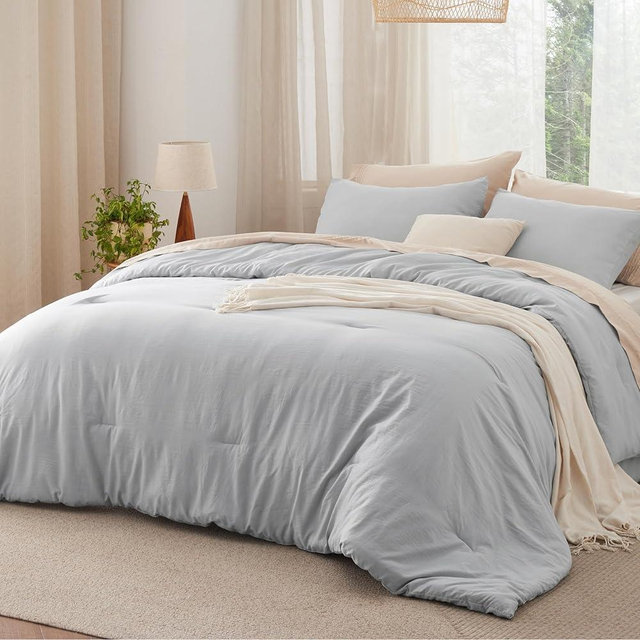 Bedsure King Size Comforter Set, Light Grey Soft Prewashed Bed Comforter for All Seasons, 3 Pieces Warm Bedding Sets, 1 Lightweight Comforter (104"x90") and 2 Pillowcases (20"x36")