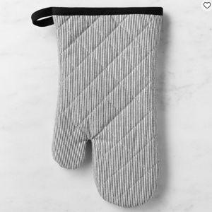 Williams Sonoma Heritage Stripe Oven Mitt