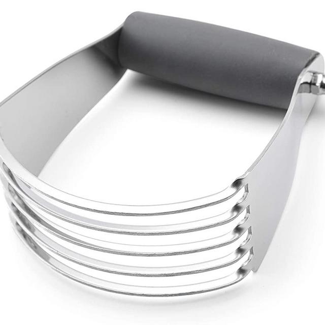 Spring Chef Dough Blender, Top Professional Pastry Cutter with Heavy Duty Stainless Steel Blades, Medium Size, Gray