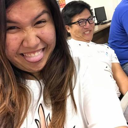 How many chin is in this picture?