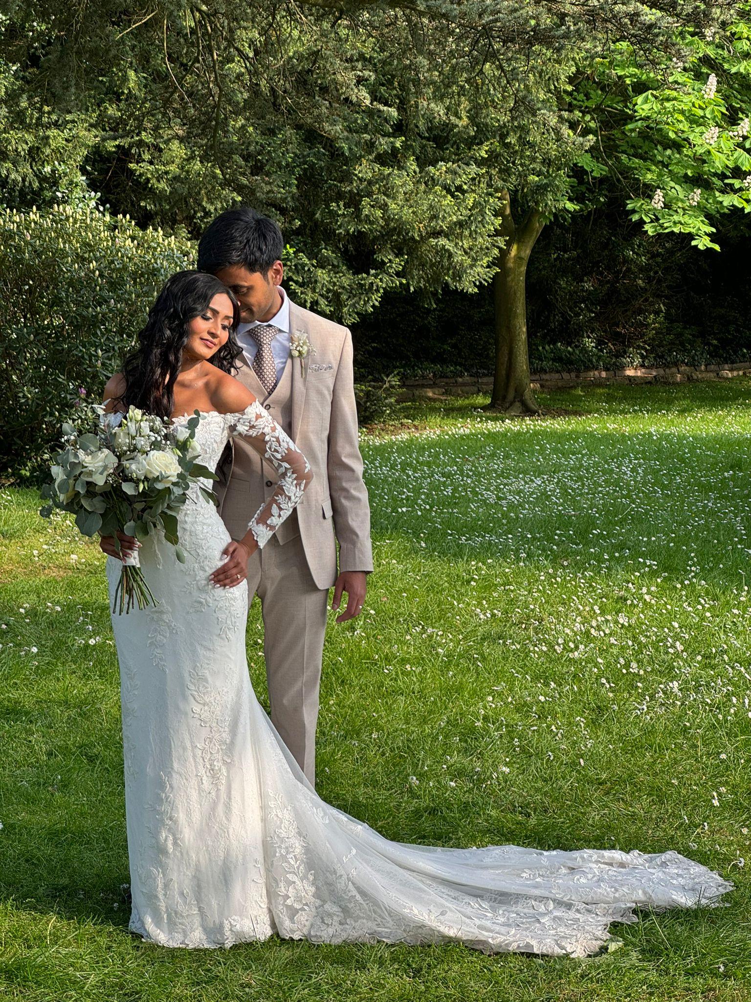 The Wedding Website of Priyanka Deuchande and Amar Mistry