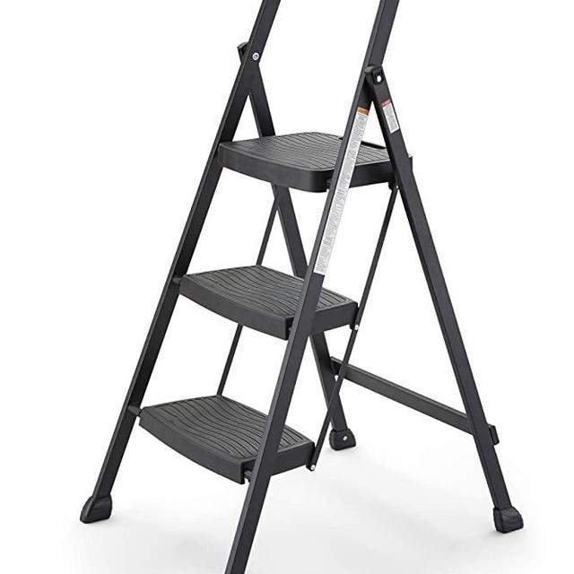 Rubbermaid RM-3W-2B Steel Frame 3-step Folding Step-stool with Hand Grip and Plastic Steps, 250-pound Capacity, Black Finish
