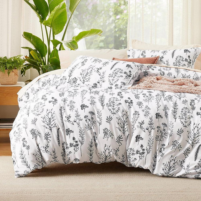 Bedsure Queen Comforter Set - Bright White Comforter, Cute Floral Bedding Comforter Sets, 3 Pieces, 1 Soft Reversible Botanical Flowers Comforter and 2 Pillow Shams