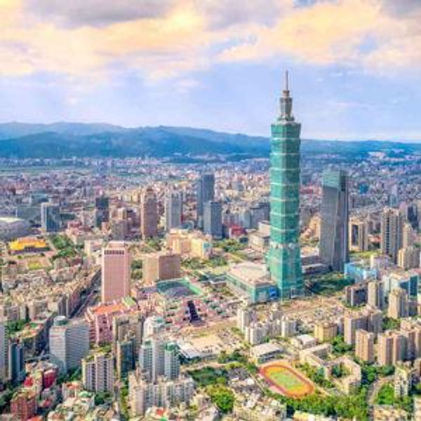 Flight to the honeymoon destination: Taiwan!
