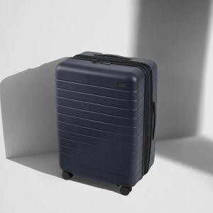 The Medium Flex in Navy Blue