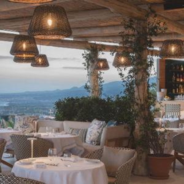White Lotus Dinner Experience