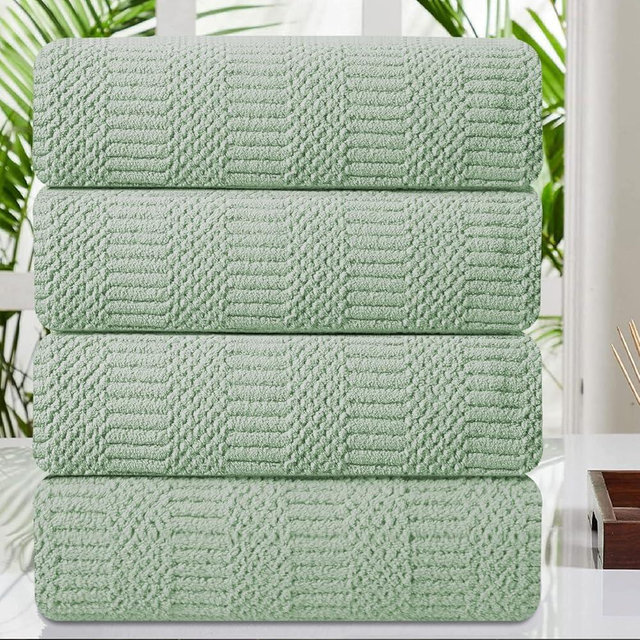 4 Piece Large Bath Towel Set 35"x70" Green Extra Large Bath Sheets Oversized Jumbo Towels 600GSM Soft Highly Absorbent Quick Dry Beach Chair Towels Woven Towels for Bathroom Hotel and Spa