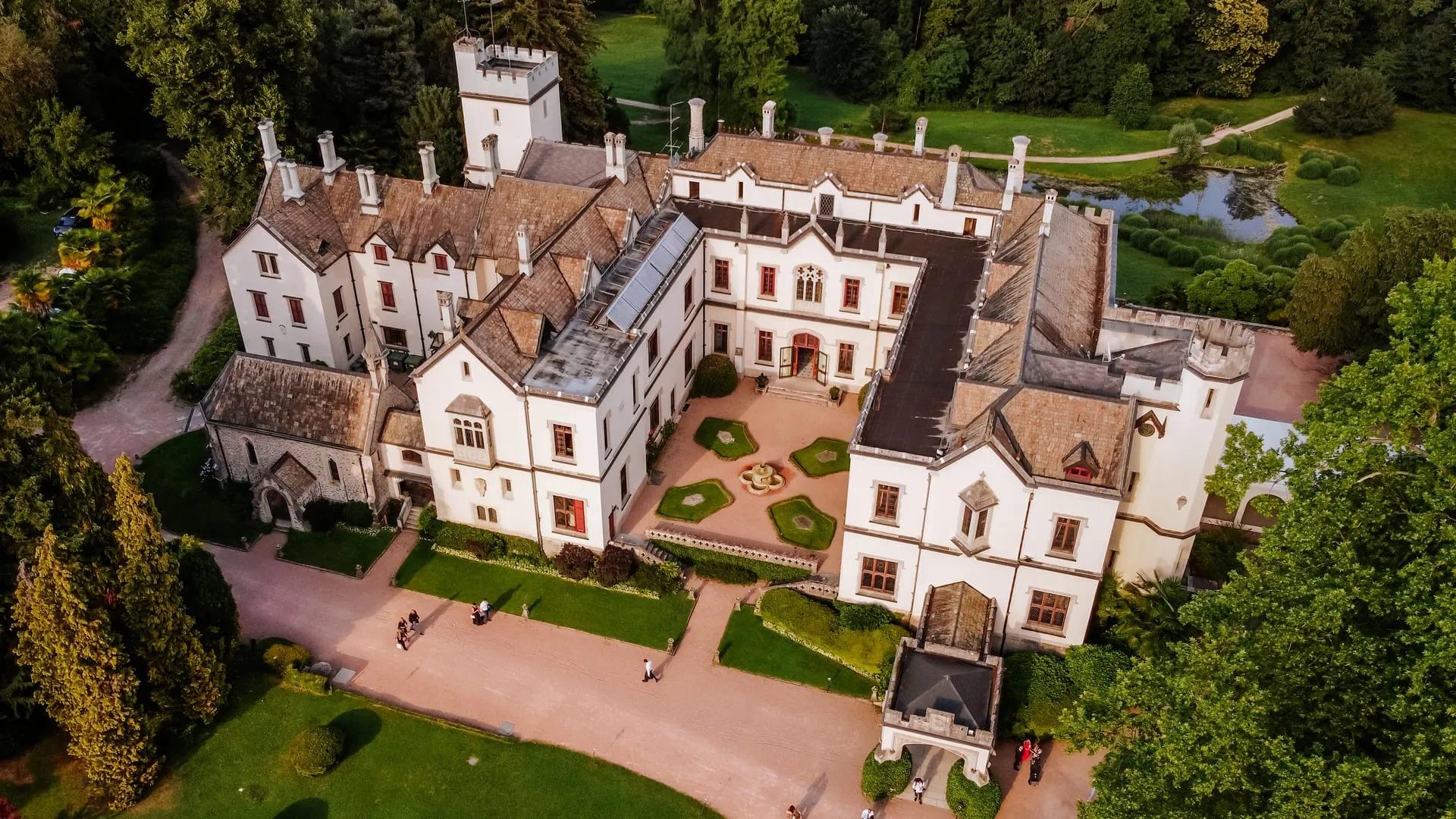 The Wedding Website of Katherine Brown and Dawson Hobbs