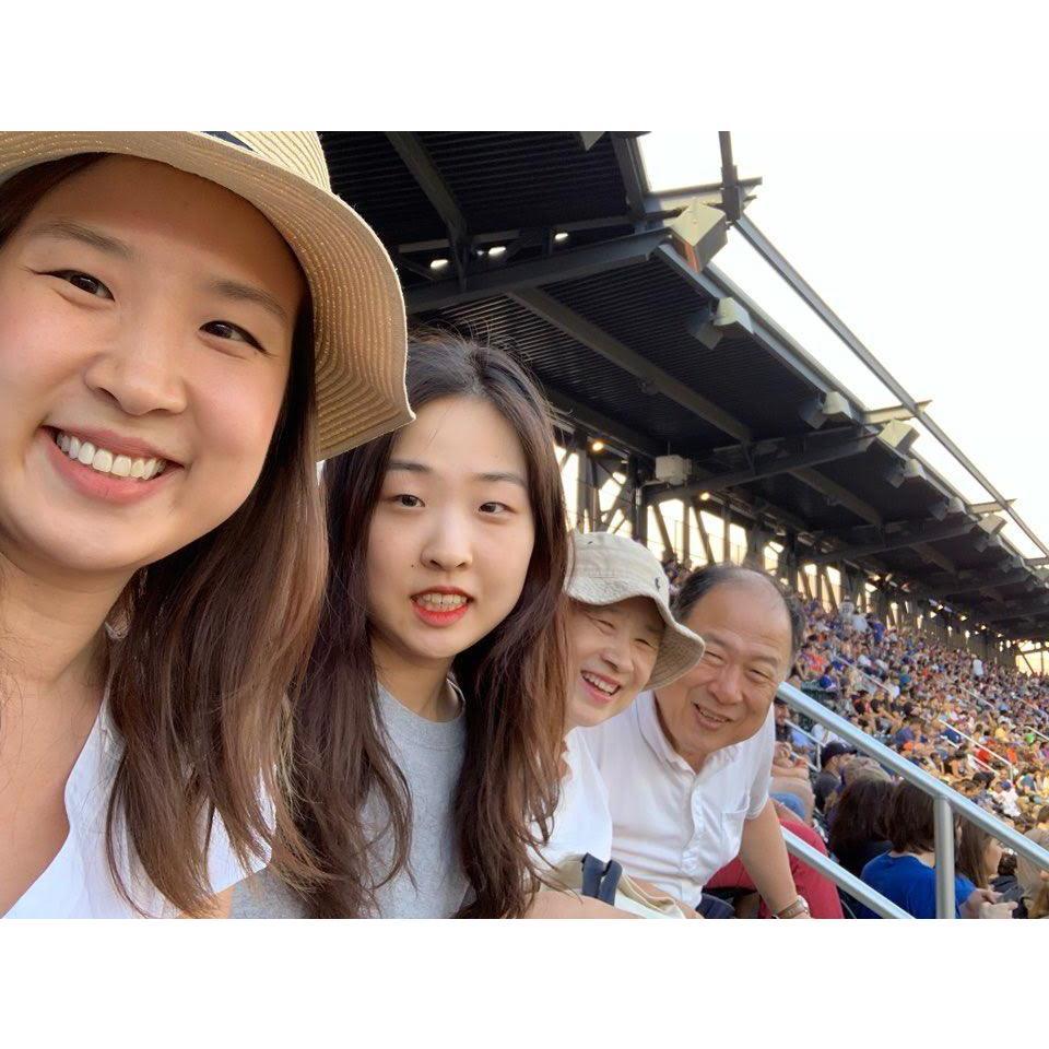 The Busan Family at the Mets Game (UlsanBoy Likes the Yankees)