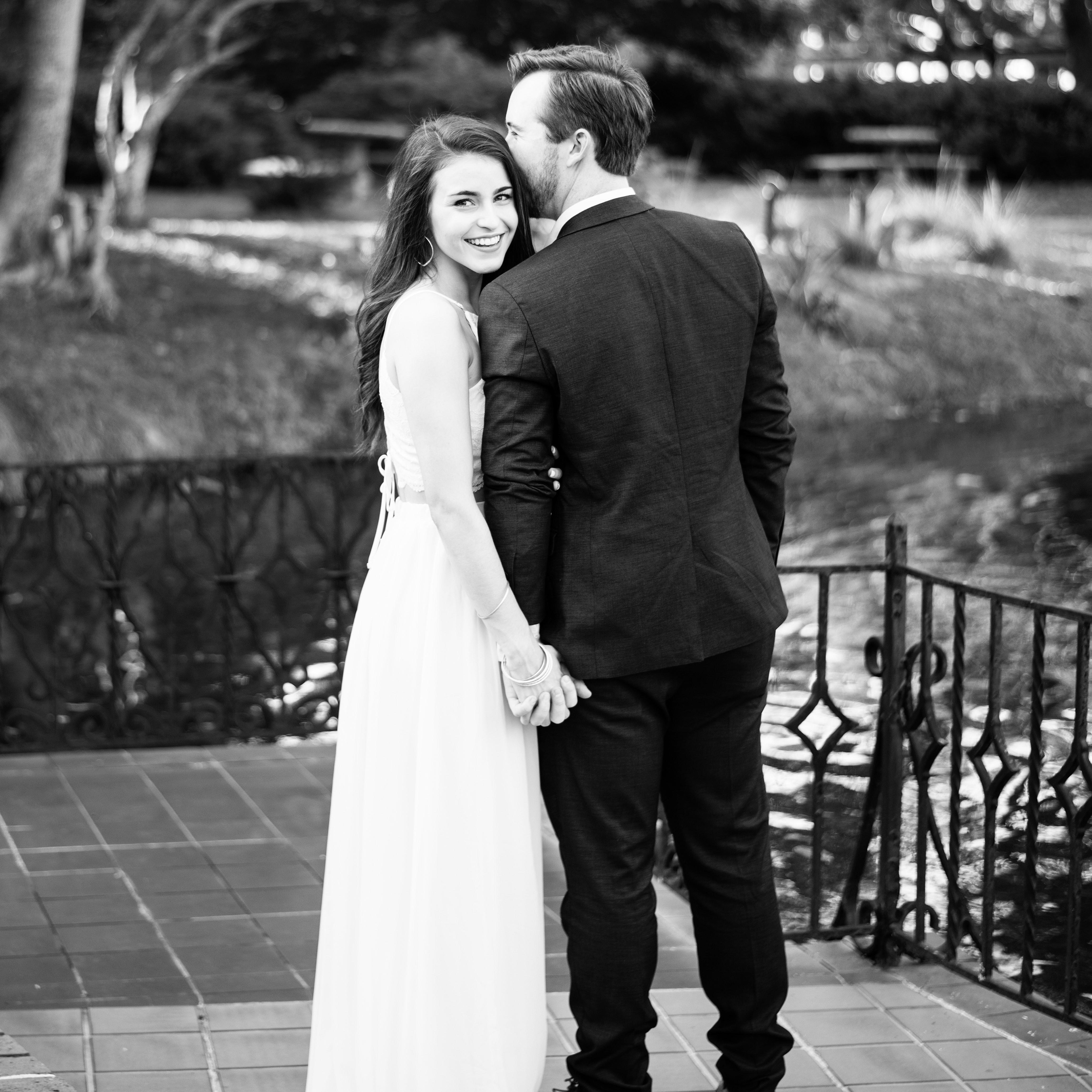 Engagement Pictures by Andrew Swindle Photography