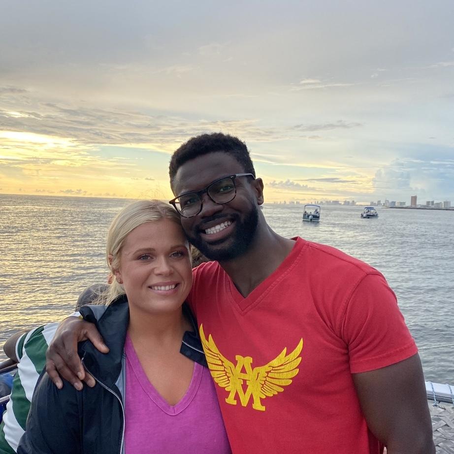 On a dolphin cruise 🚢 (I told him to wear sunscreen but he doesn’t listen to me 🤷♀️)