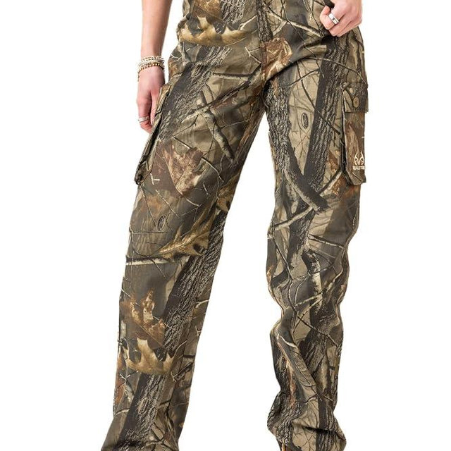 Realtree Women’s Camo Hunting Cargo Pants - Lightweight Cotton 6 Pockets Mid-Rise Slim Fit